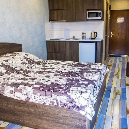 Apartament Denis In Apart-Otel Residenc バトゥーミ エクステリア 写真