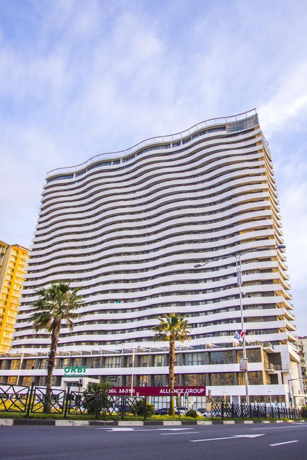 Apartament Denis In Apart-Otel Residenc バトゥーミ エクステリア 写真
